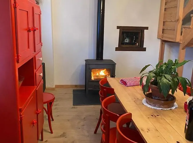 בית כפרי Nica